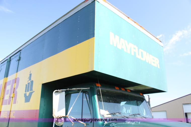 image for item G4040 1994 International 4700 box truck