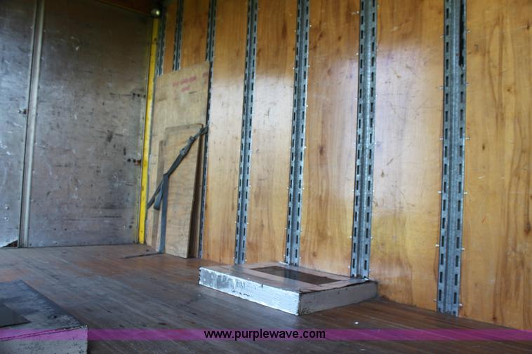 image for item G4040 1994 International 4700 box truck