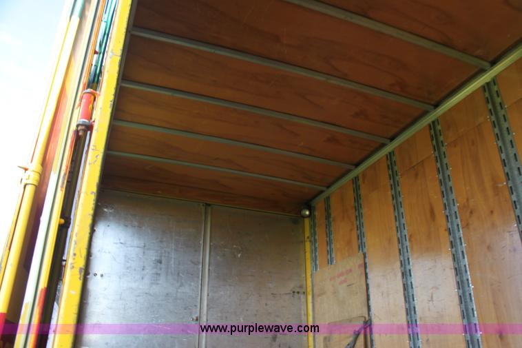 image for item G4040 1994 International 4700 box truck