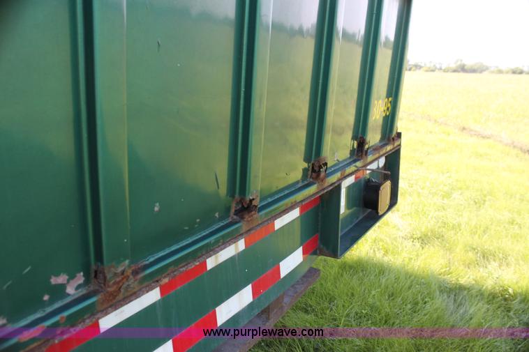 image for item G4040 1994 International 4700 box truck