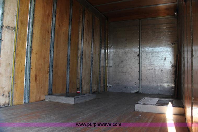 image for item G4040 1994 International 4700 box truck