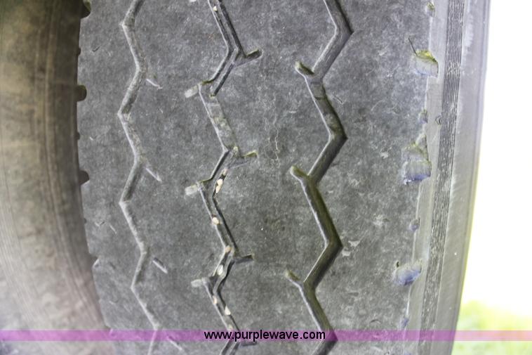 image for item G4040 1994 International 4700 box truck