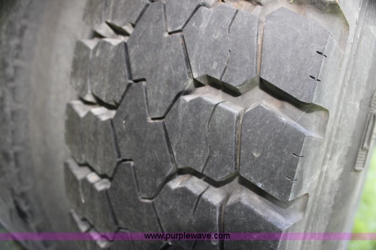 image for item G4040 1994 International 4700 box truck