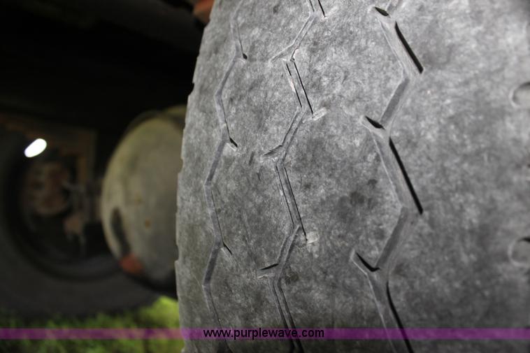 image for item G4040 1994 International 4700 box truck