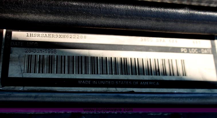 image for item G4041 1999 International 9800 Eagle semi truck