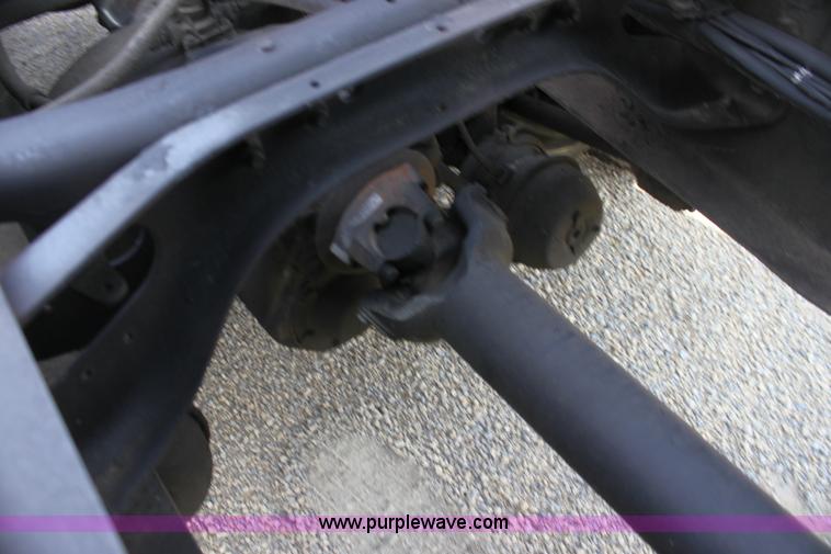 image for item G4041 1999 International 9800 Eagle semi truck