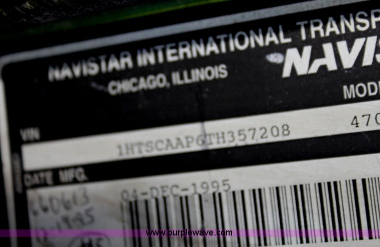 image for item G4042 1996 International 4700 box truck