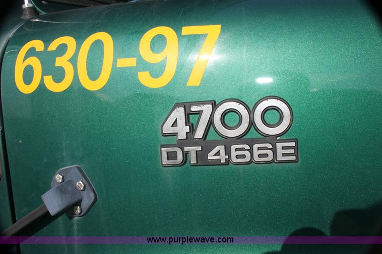 image for item G4042 1996 International 4700 box truck