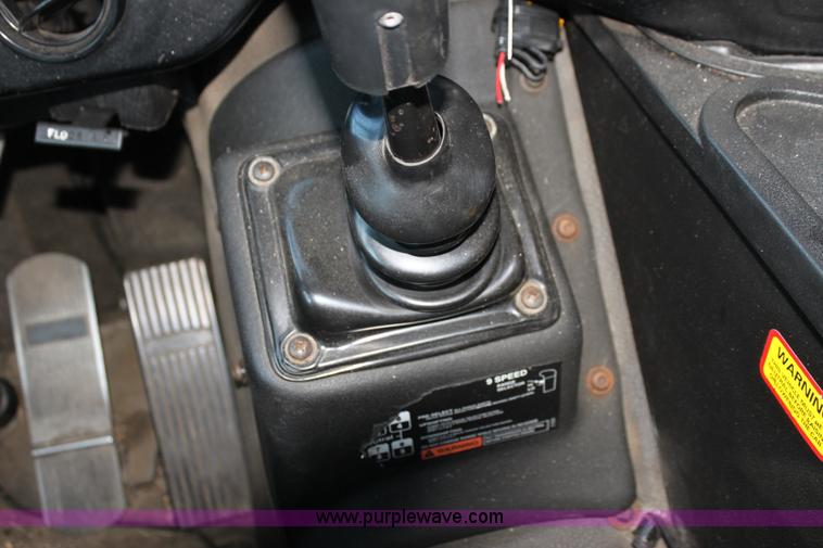 image for item G4043 1999 International 9800 Eagle semi truck