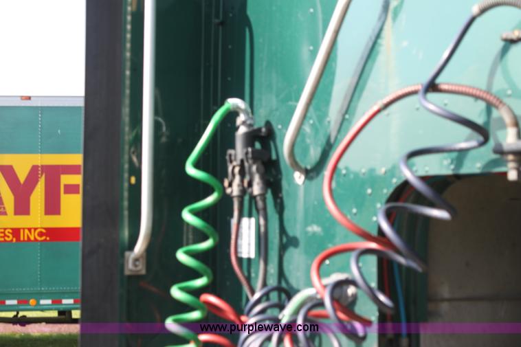 image for item G4043 1999 International 9800 Eagle semi truck