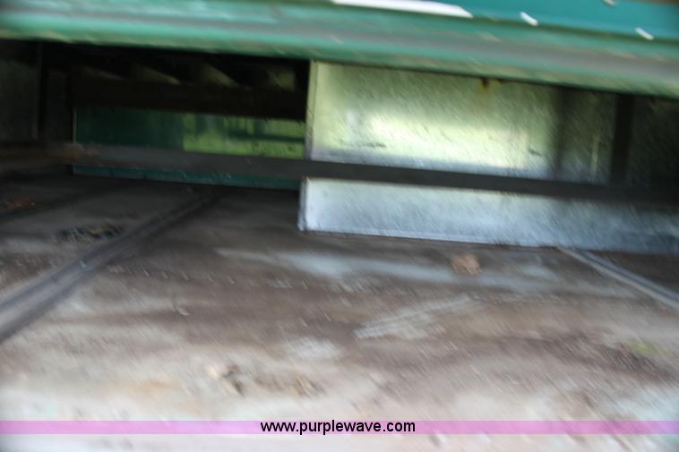 image for item G4044 1994 Kentucky 48' moving van trailer