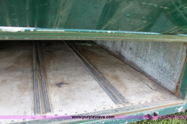 image for item G4044 1994 Kentucky 48' moving van trailer