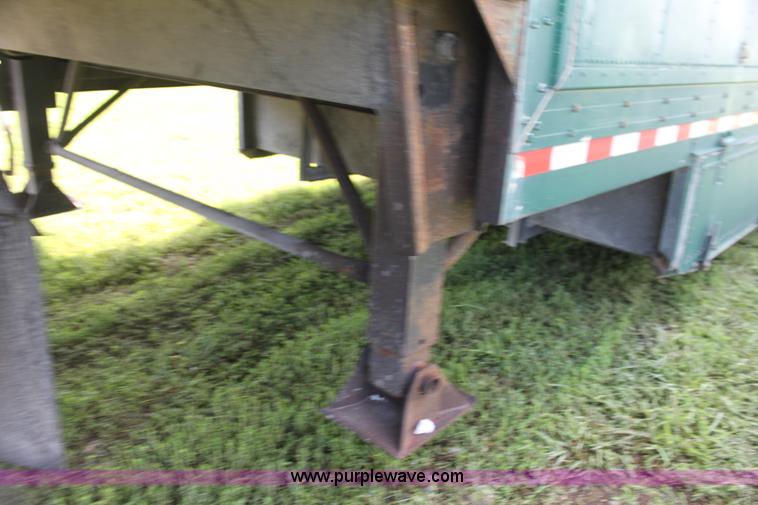 image for item G4044 1994 Kentucky 48' moving van trailer