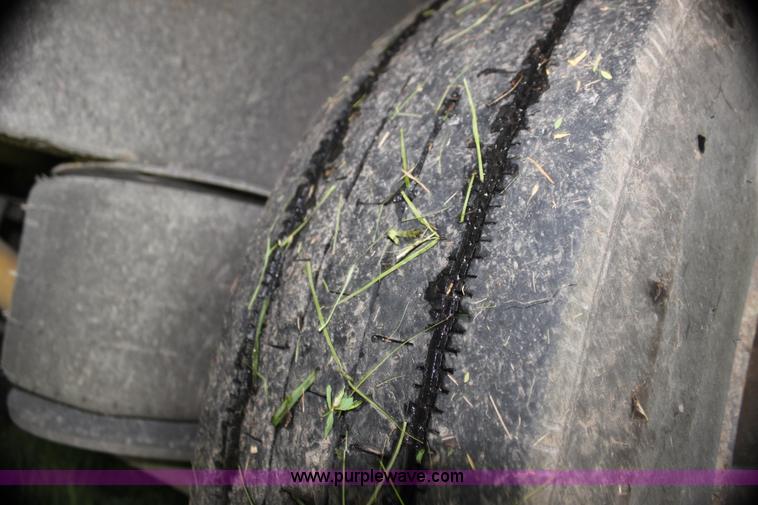 image for item G4044 1994 Kentucky 48' moving van trailer