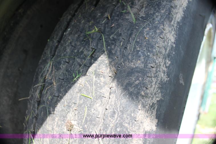 image for item G4044 1994 Kentucky 48' moving van trailer