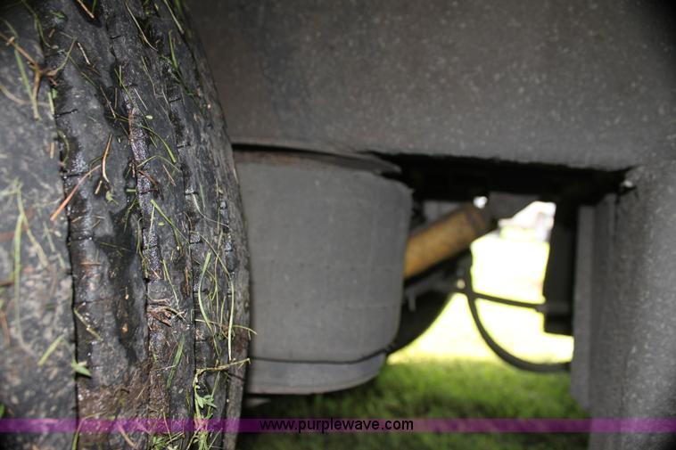 image for item G4044 1994 Kentucky 48' moving van trailer