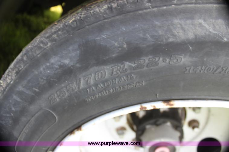 image for item G4044 1994 Kentucky 48' moving van trailer