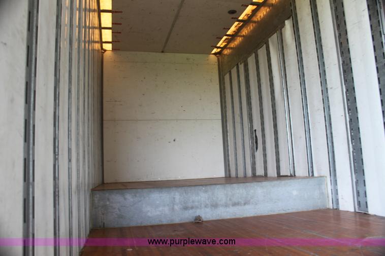 image for item G4045 1999 Kentucky 53' moving van trailer