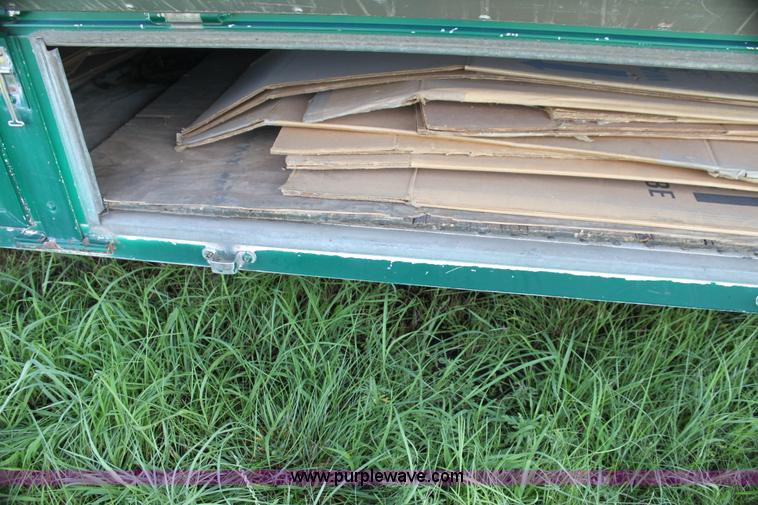 image for item G4045 1999 Kentucky 53' moving van trailer