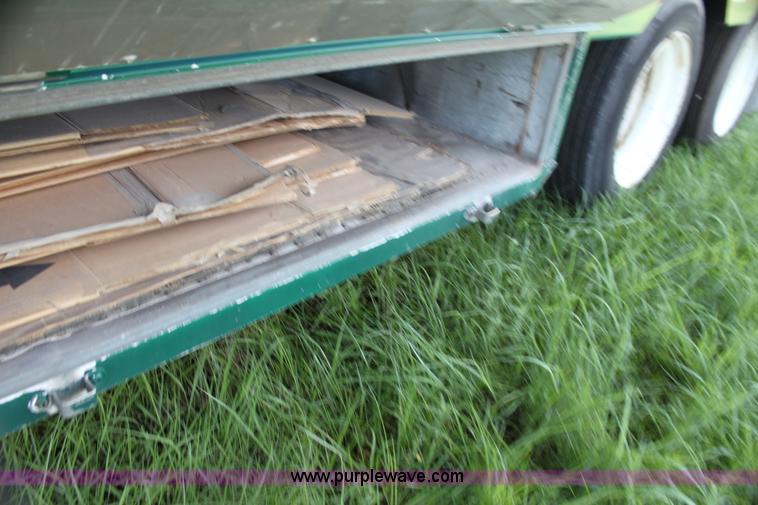 image for item G4045 1999 Kentucky 53' moving van trailer