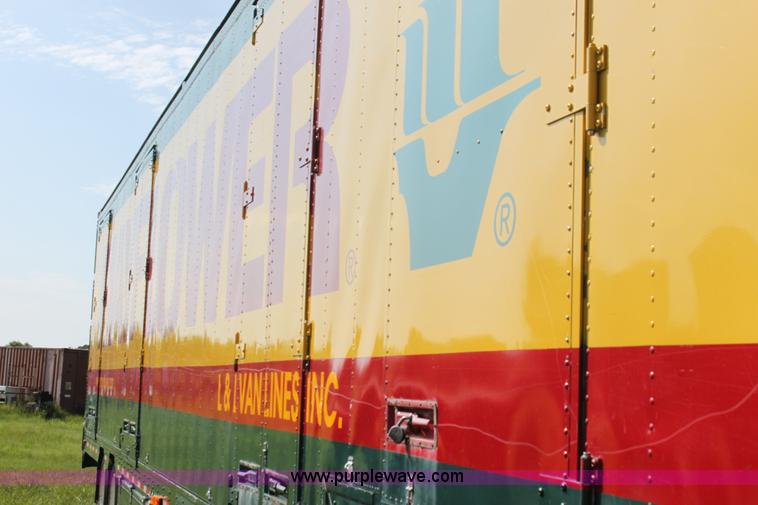 image for item G4045 1999 Kentucky 53' moving van trailer