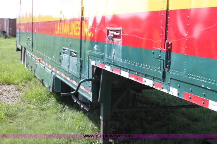 image for item G4045 1999 Kentucky 53' moving van trailer