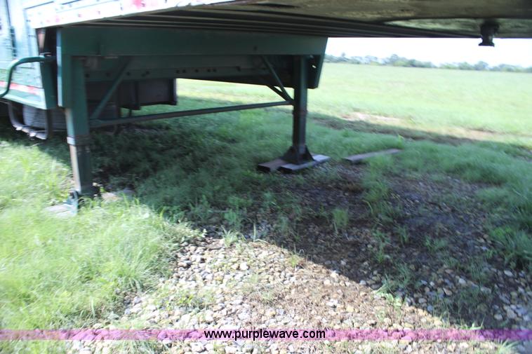 image for item G4045 1999 Kentucky 53' moving van trailer