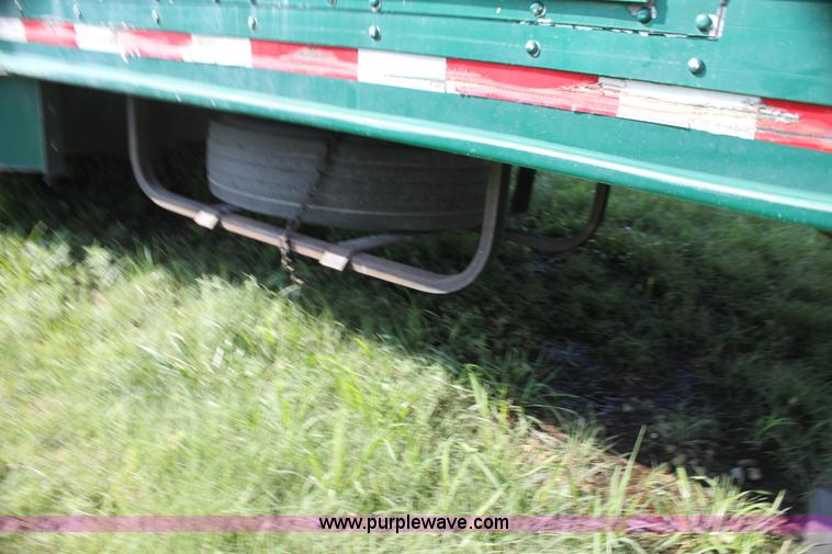 image for item G4045 1999 Kentucky 53' moving van trailer