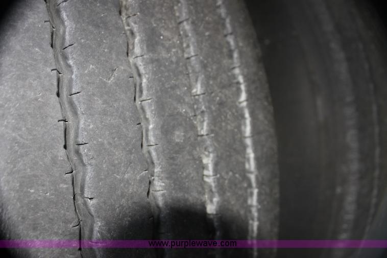 image for item G4045 1999 Kentucky 53' moving van trailer