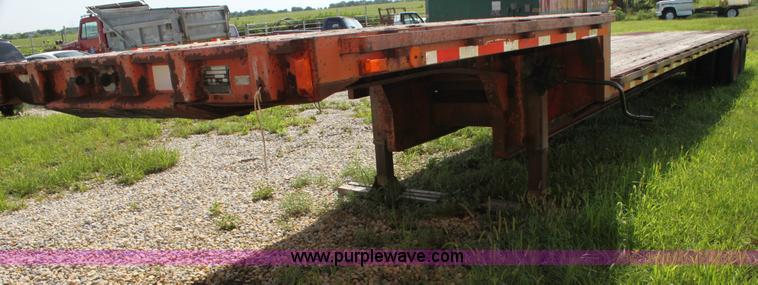 image for item G4046 1988 Trailmobile 48' step deck trailer