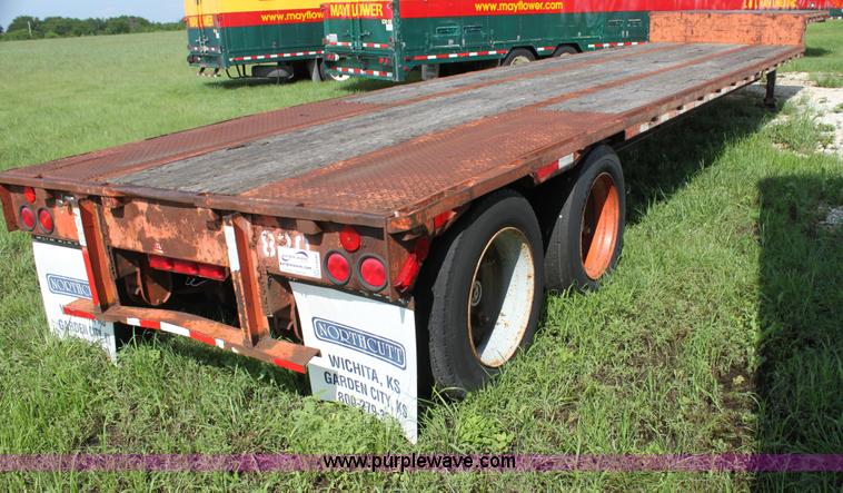 image for item G4046 1988 Trailmobile 48' step deck trailer