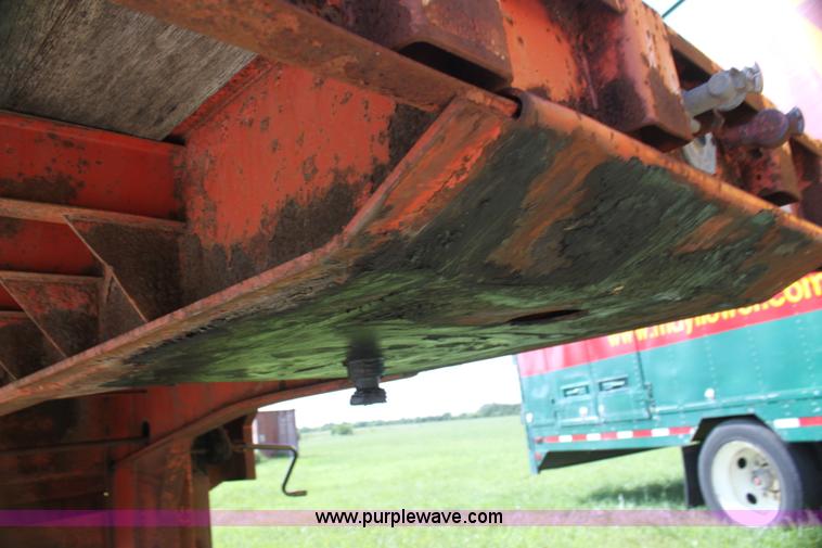 image for item G4046 1988 Trailmobile 48' step deck trailer