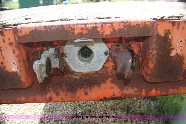 image for item G4046 1988 Trailmobile 48' step deck trailer