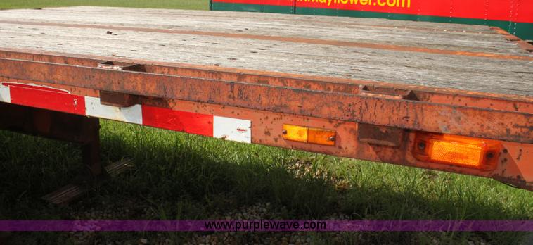 image for item G4046 1988 Trailmobile 48' step deck trailer