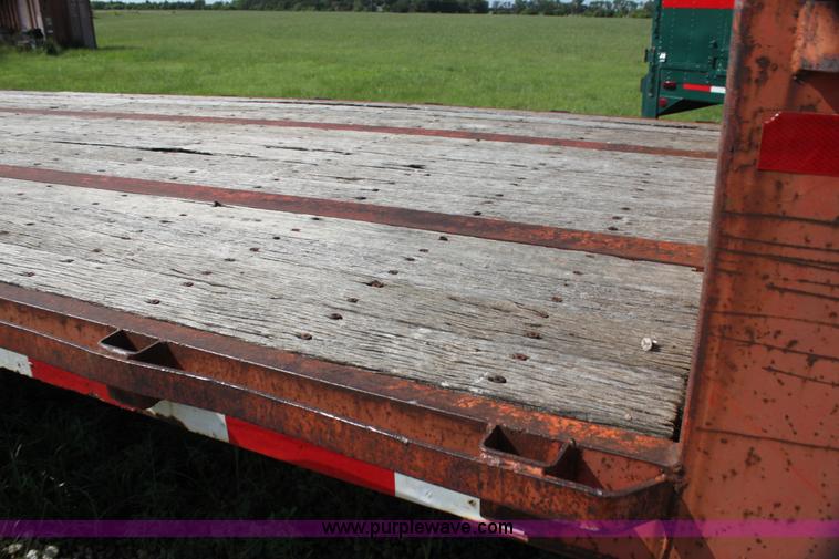 image for item G4046 1988 Trailmobile 48' step deck trailer