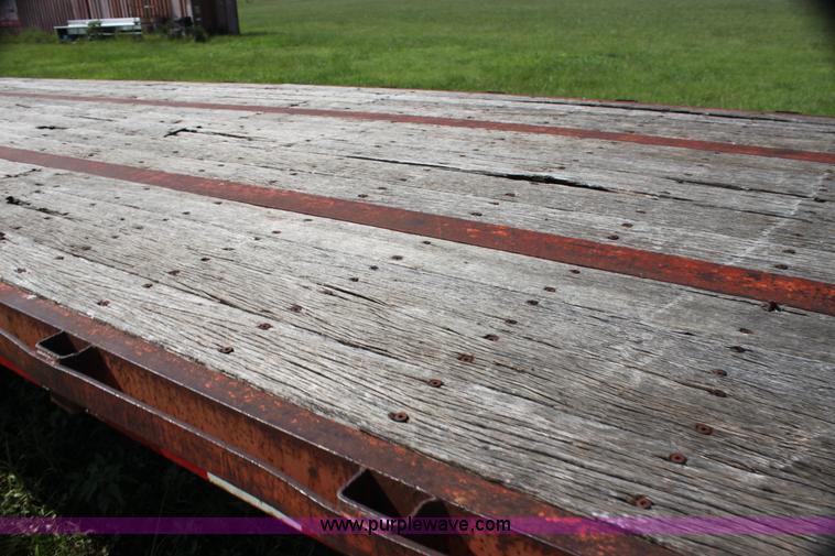 image for item G4046 1988 Trailmobile 48' step deck trailer