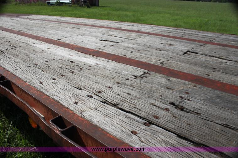 image for item G4046 1988 Trailmobile 48' step deck trailer