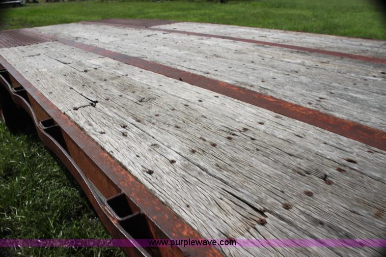 image for item G4046 1988 Trailmobile 48' step deck trailer