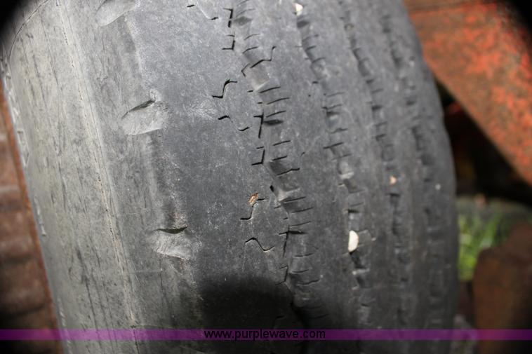 image for item G4046 1988 Trailmobile 48' step deck trailer