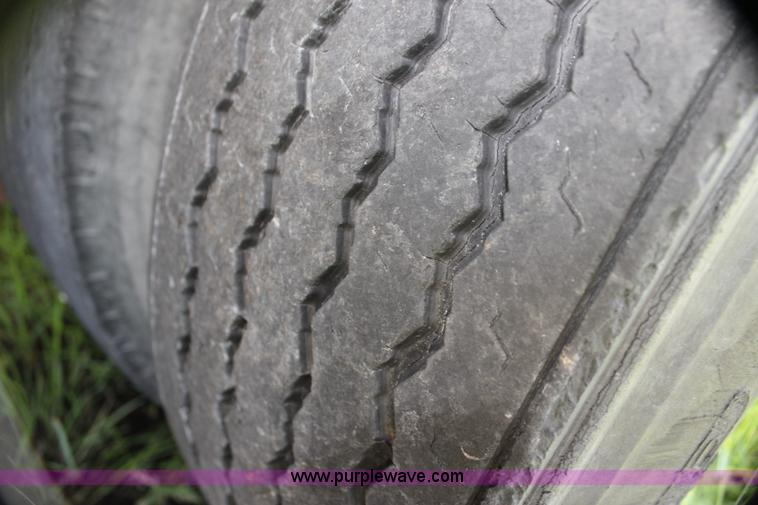 image for item G4046 1988 Trailmobile 48' step deck trailer