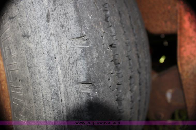 image for item G4046 1988 Trailmobile 48' step deck trailer