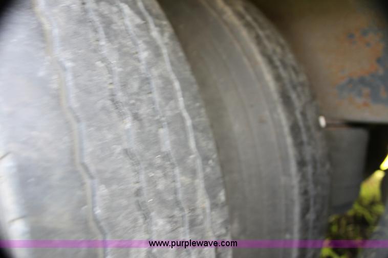 image for item G4047 1989 Dorsey 48' moving van trailer