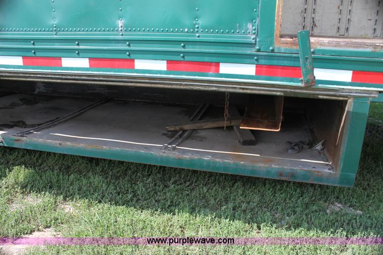 image for item G4048 1984 Kentucky 48' moving van trailer