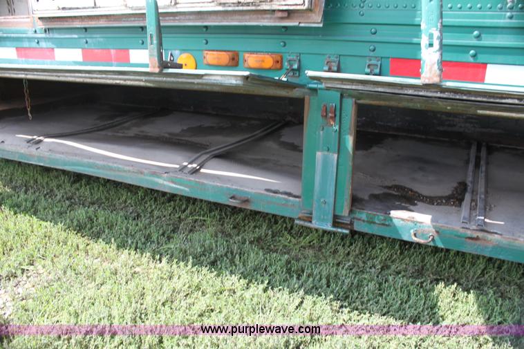 image for item G4048 1984 Kentucky 48' moving van trailer