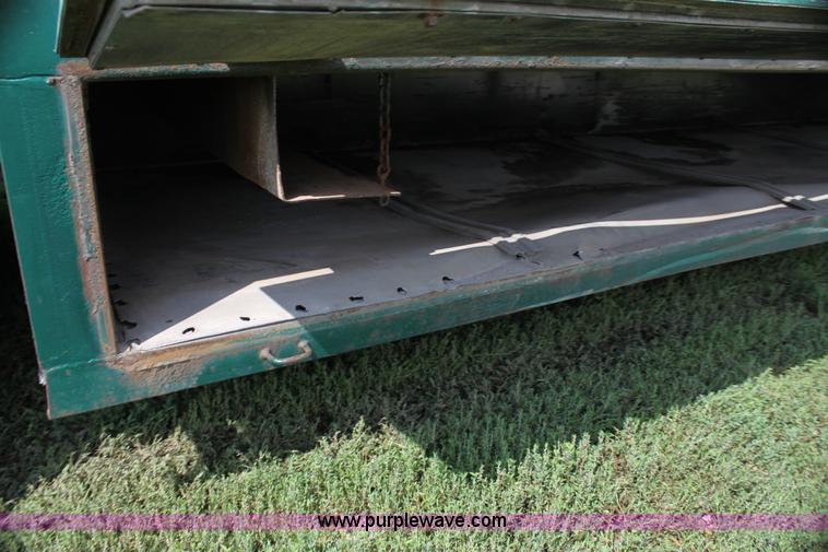 image for item G4048 1984 Kentucky 48' moving van trailer