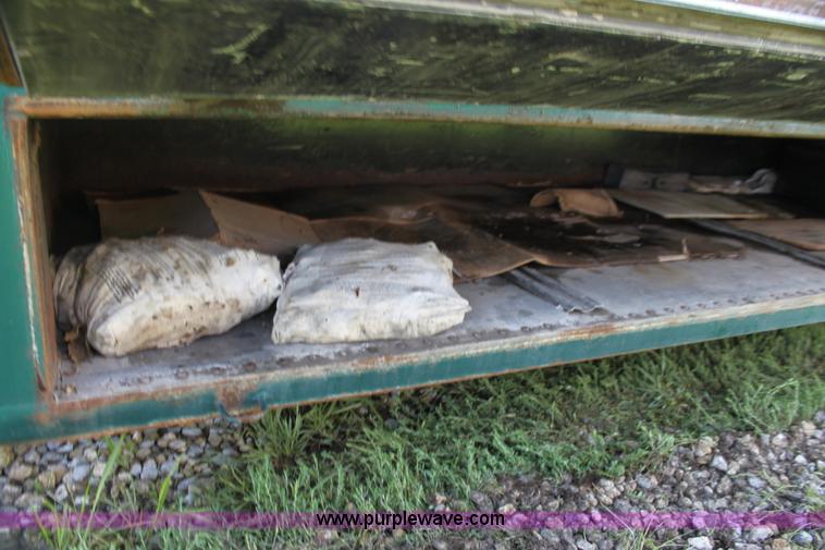 image for item G4048 1984 Kentucky 48' moving van trailer