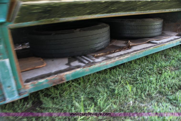 image for item G4048 1984 Kentucky 48' moving van trailer