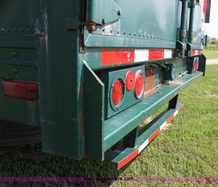 image for item G4048 1984 Kentucky 48' moving van trailer