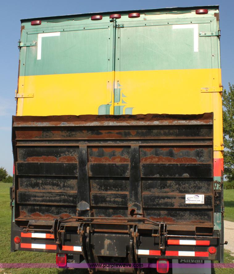 image for item G4054 1991 International 4700 box truck