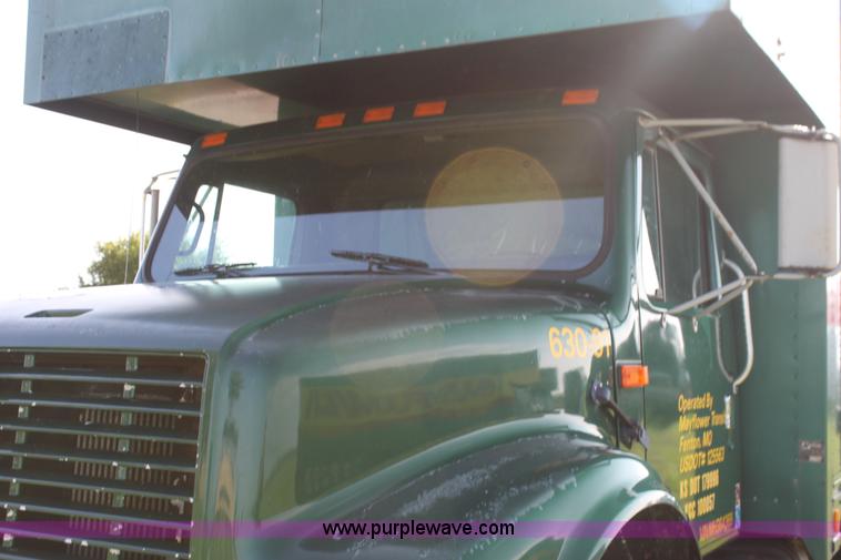 image for item G4054 1991 International 4700 box truck